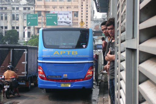 Keliling Jakarta Manfaatkan APTB Yuk