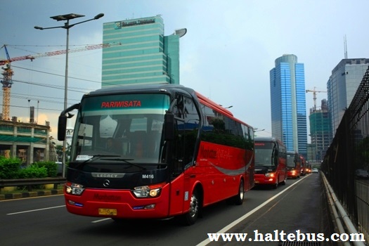 Keliling Jakarta Bersama Manhattan