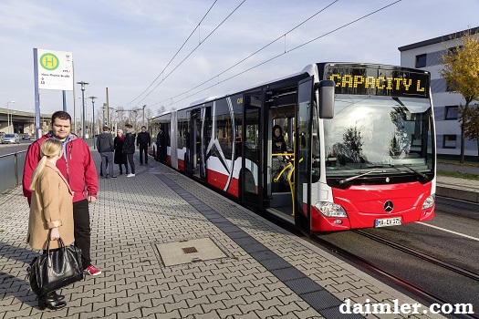 Bus Berkapasitas Besar Pertama di Eropa Barat