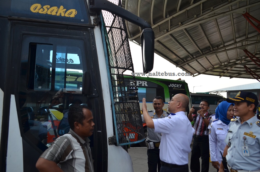 Atasi Pelemparan Kaca Bus, Kemenhub Akan Koordinasi Dengan Kepolisian