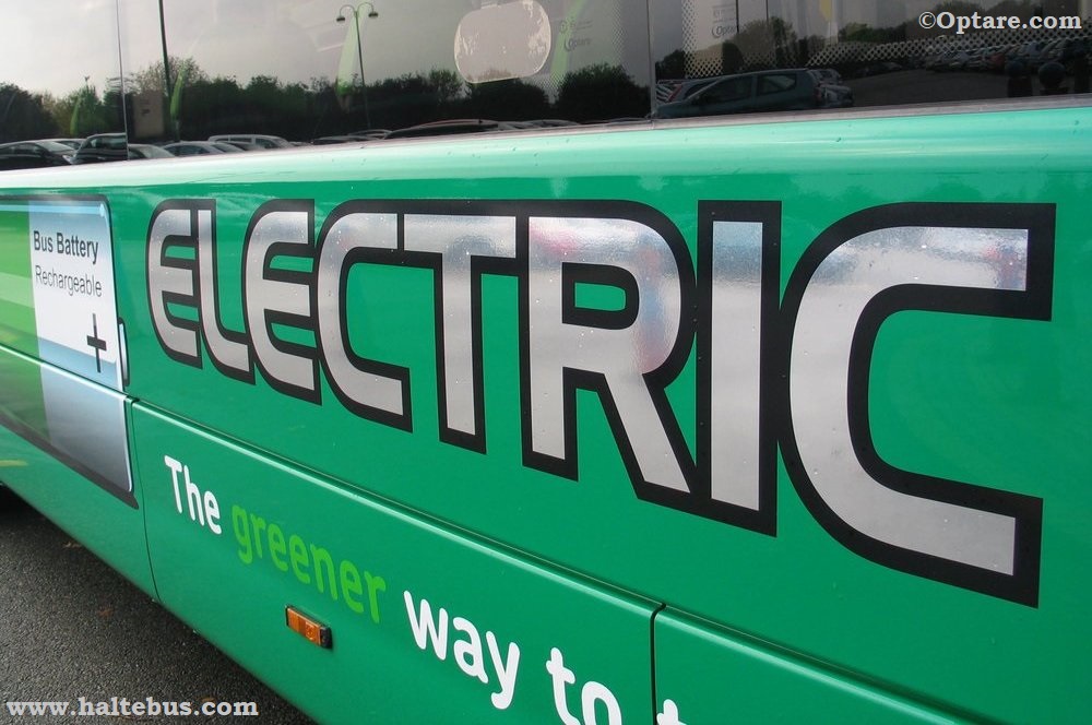 London Kukuhkan Rekor Baru Pelopor Bus Double Decker