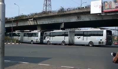 BLU TransJakarta Siapkan 180 Bus Gandeng Hingga 2013