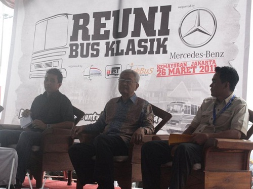 Diskusi sejarah/dok Panitia REUNI BUS KLASIK