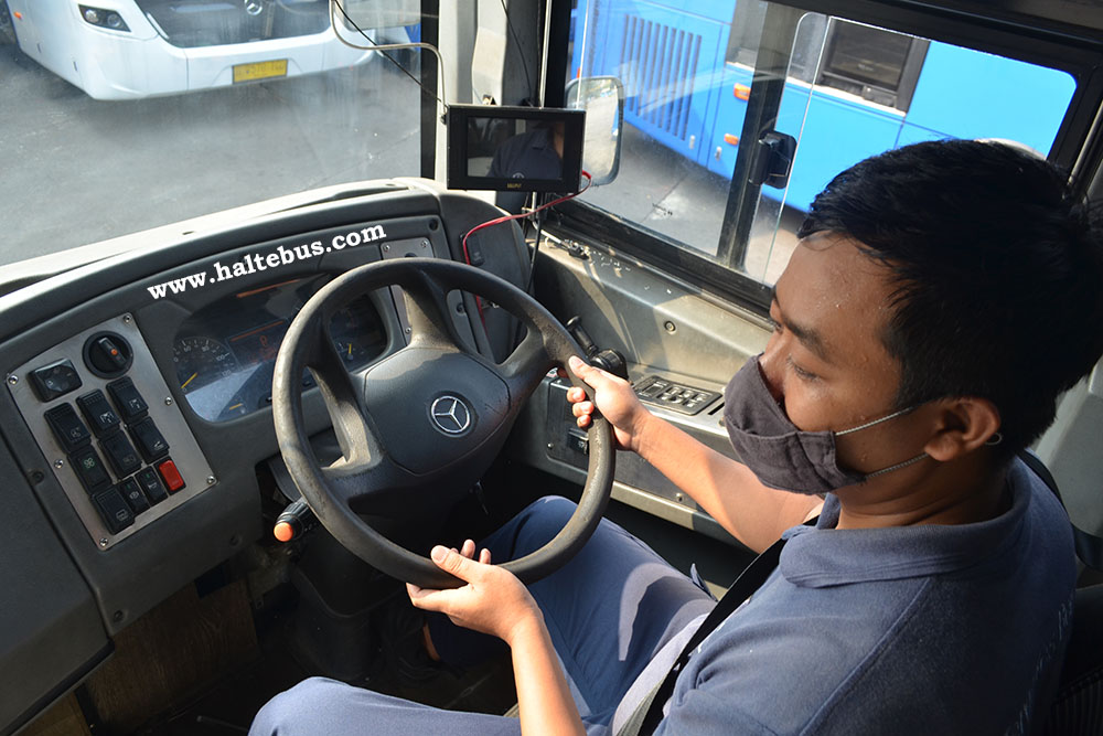 Ada Fitur Canggih di Mercedes-Benz Transjakarta