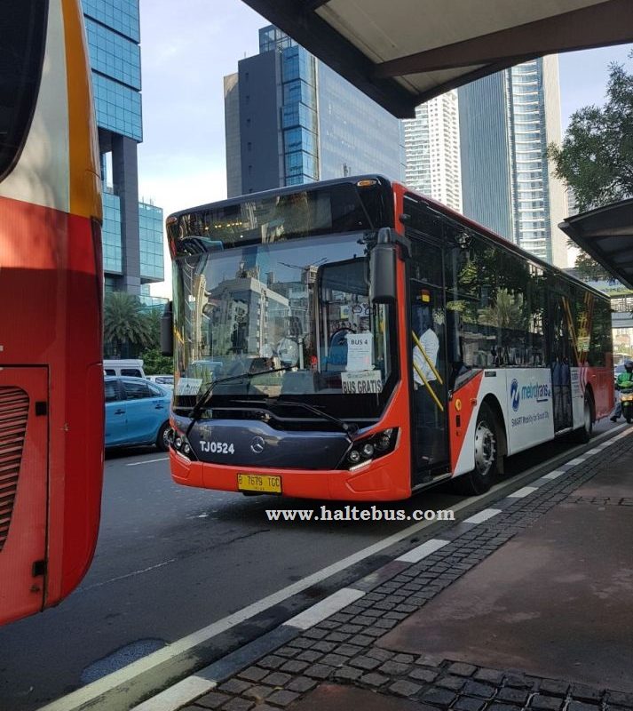 PT. Transjakarta Sosialisasikan Bus Metrotrans dan Royaltrans