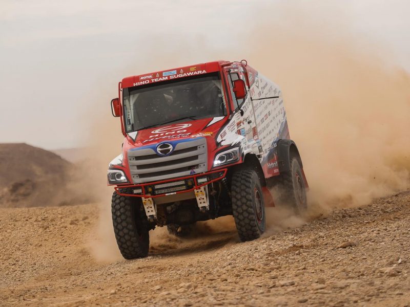 Pertama Kali Truk Hino Hybrid, Selesaikan Dakar Rally 2022