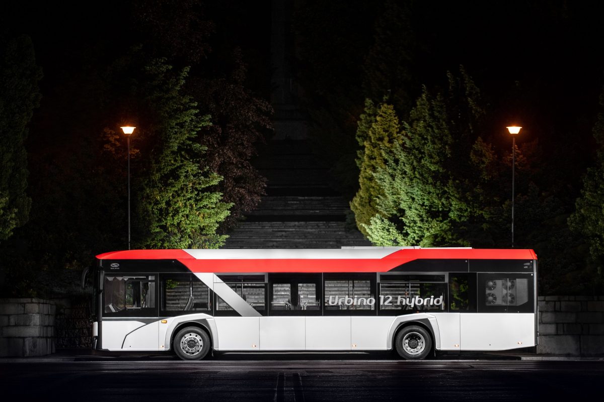 Barcelona Pesan 87 bus Urbino Hybrid dari Solaris