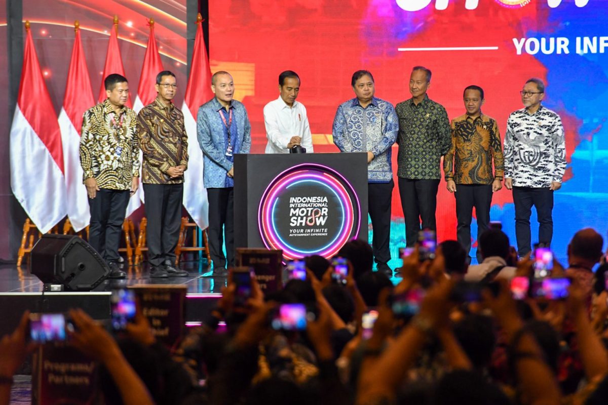 Presiden Jokowi : Kendaraan Listrik Jadi Masa Depan Otomotif Indonesia