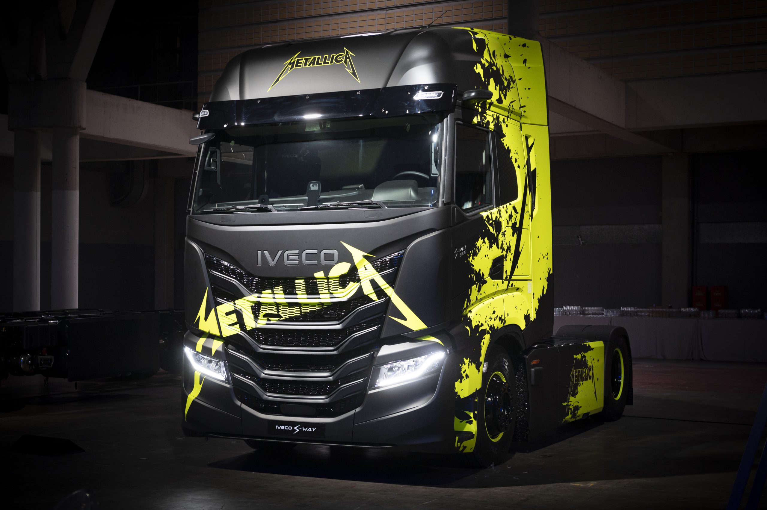 IVECO S-Way Metallica Special Edition