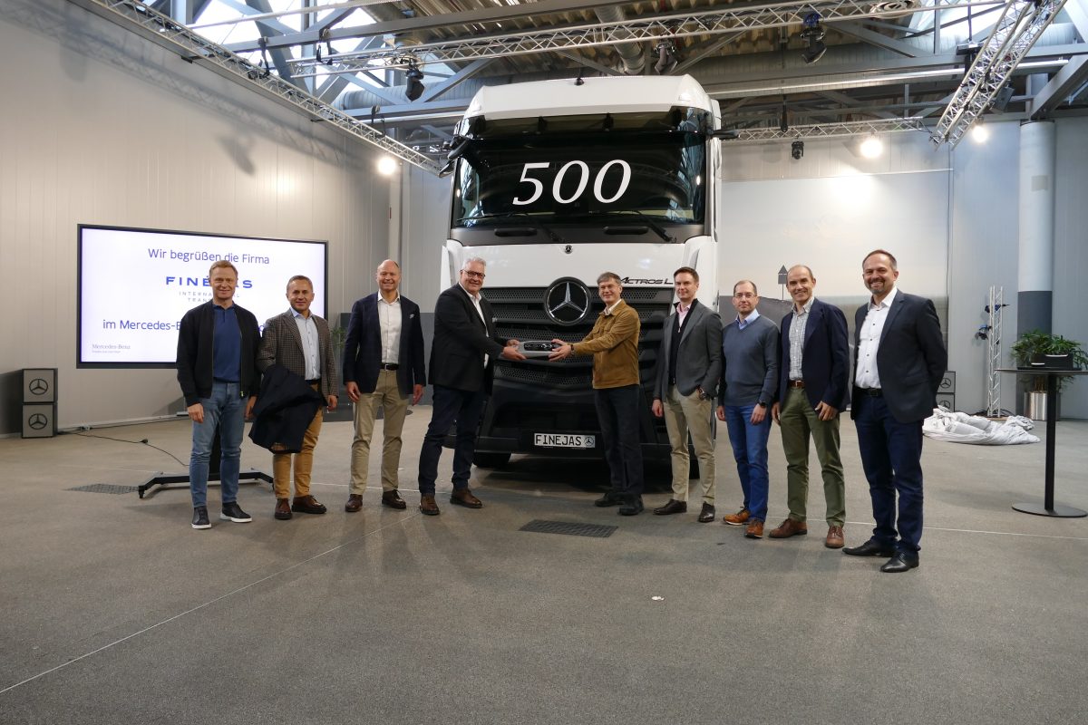 Mercedes-Benz Truck Tutup Tahun 2024 Dengan Pengiriman 500 Actros L