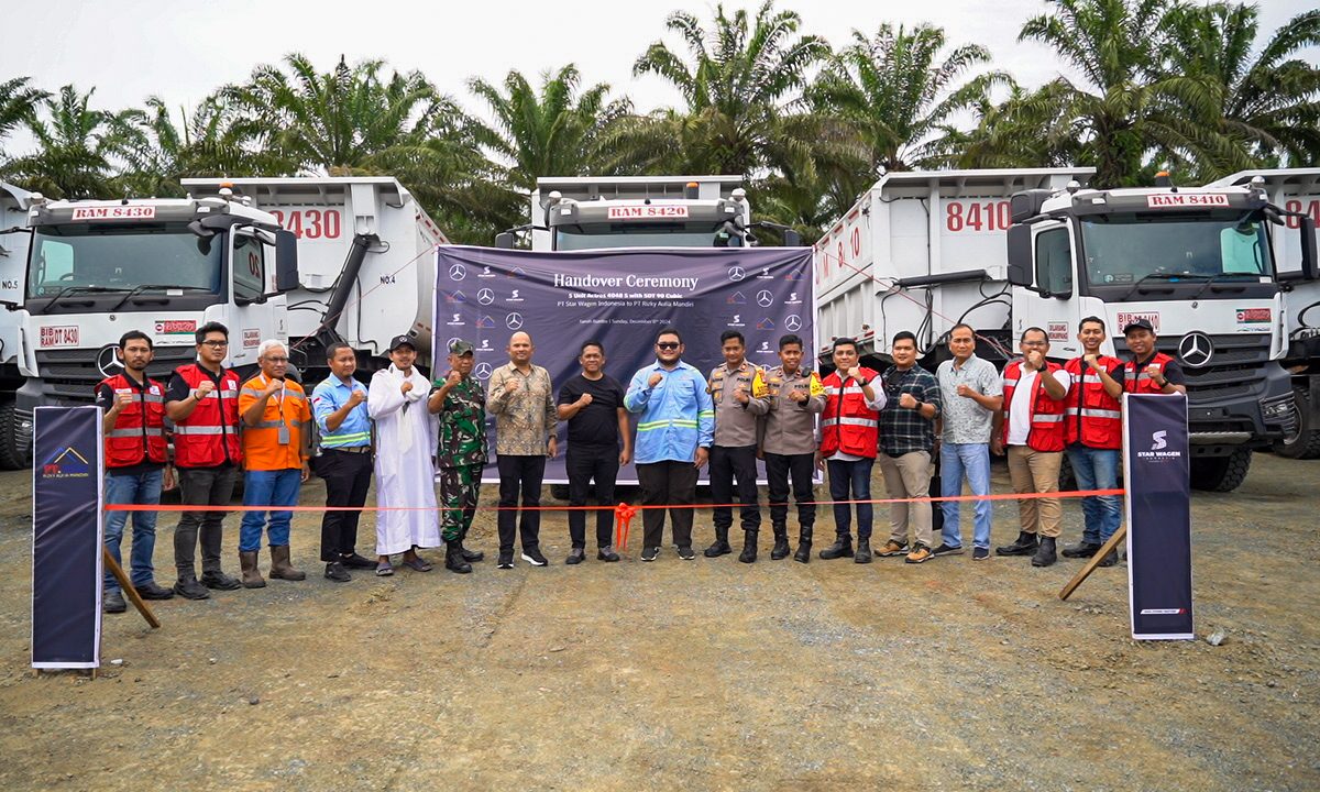 PT. Rizky Aulia Mandiri Terima Lima Unit Mercedes-Benz Trucks Actros 4048 S