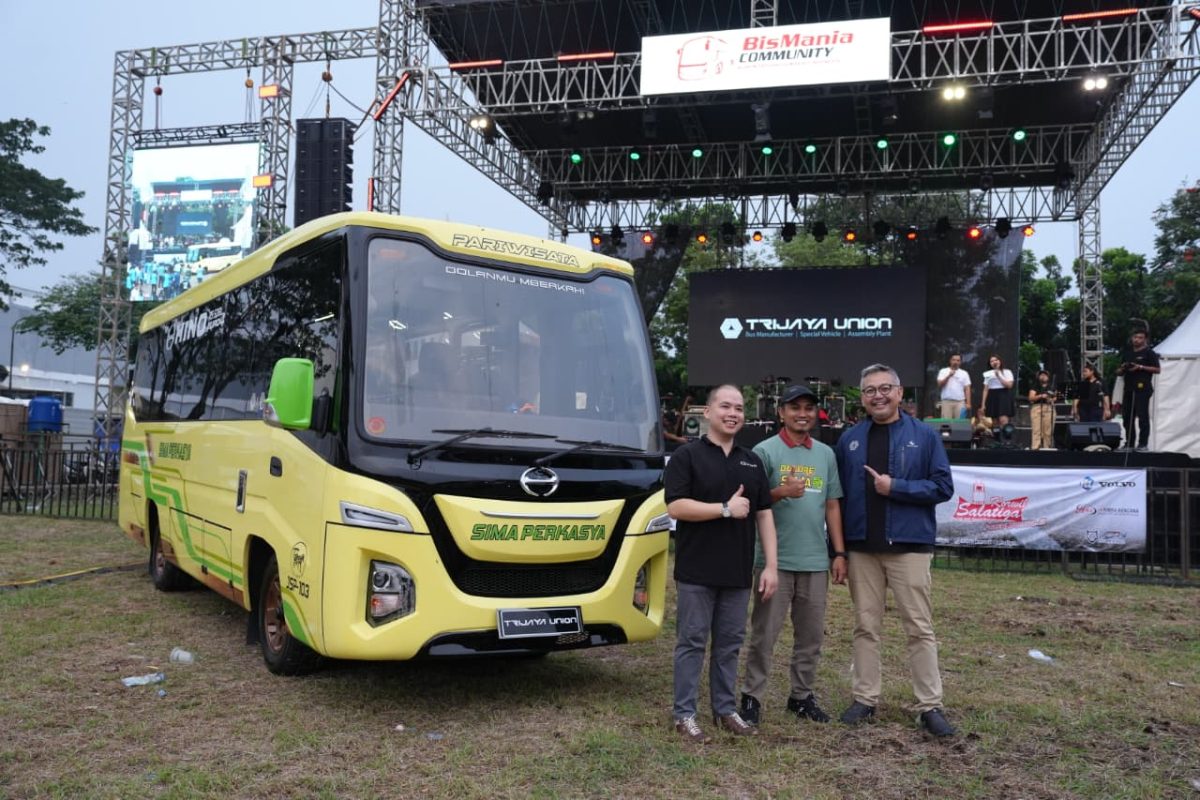 Hino Bus PO. Sima Perkasya Diserahkan