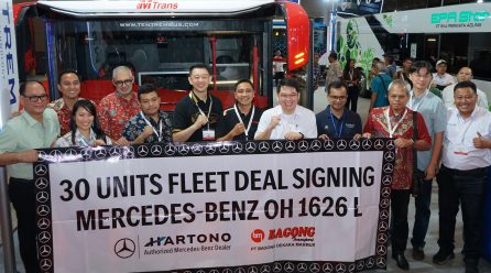 Bus Mercedes-Benz Terjual Signifikan